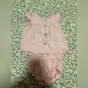 Carter’s baby girl outfits- 2 for 1